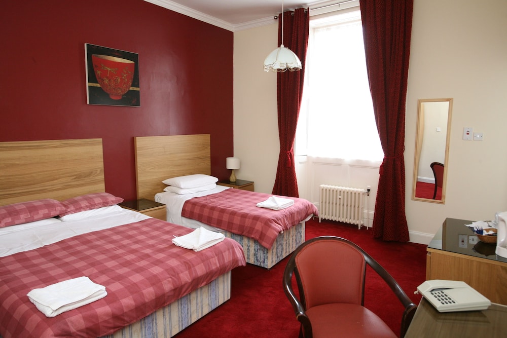 CLIFTON HOTEL 23/43