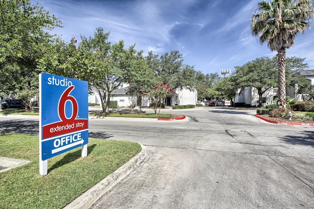 Studio 6 Extended Stay - San Antonio, TX - Medical Center 48/60