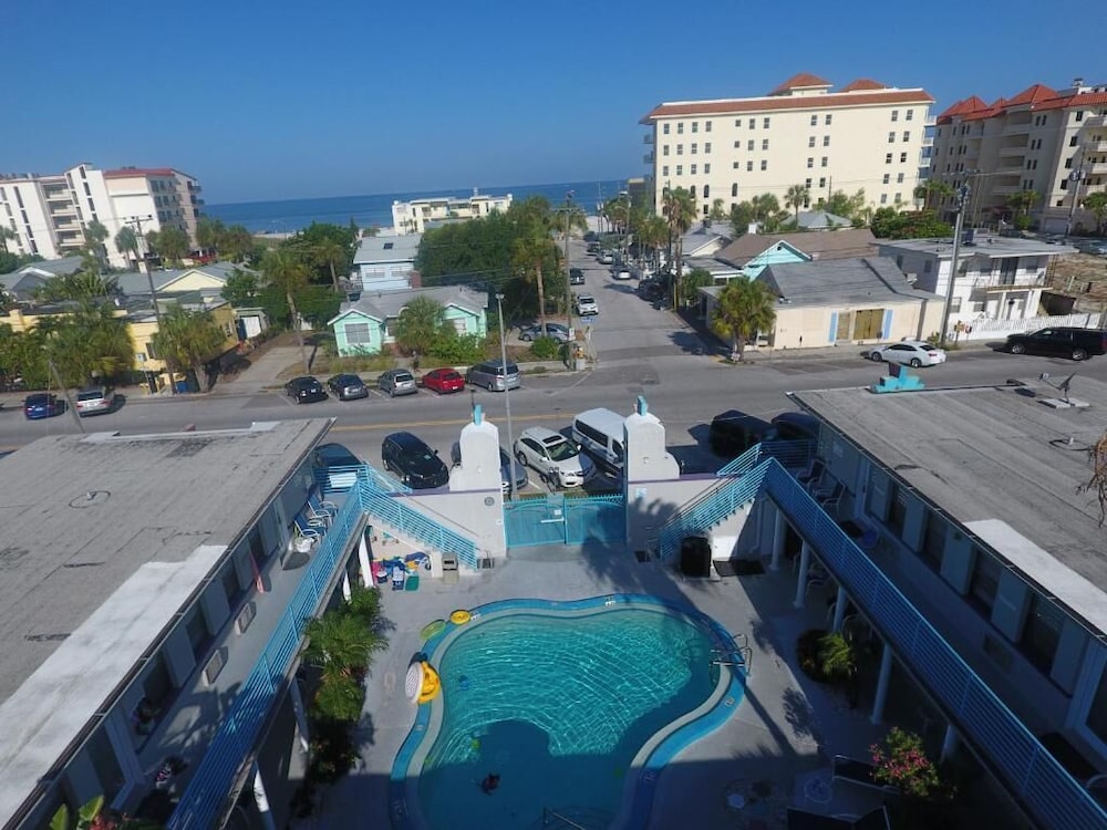 Royal North Beach All Suites 3/57