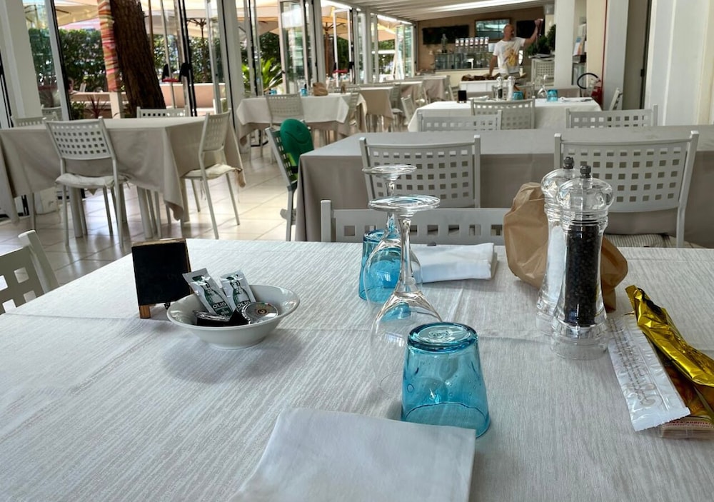 Franca Hotel 36/50