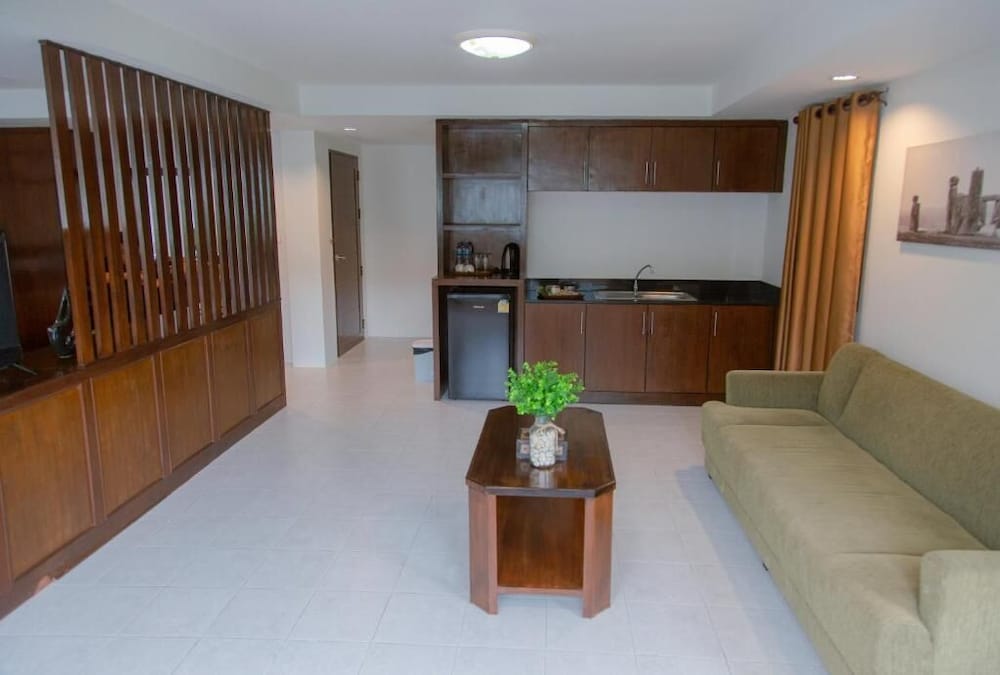RoomQuest The Beach Kalim 15/36