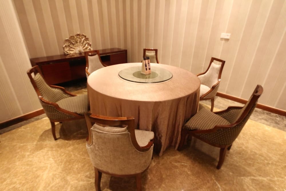 Leeden Jingxi Hotel 17/28