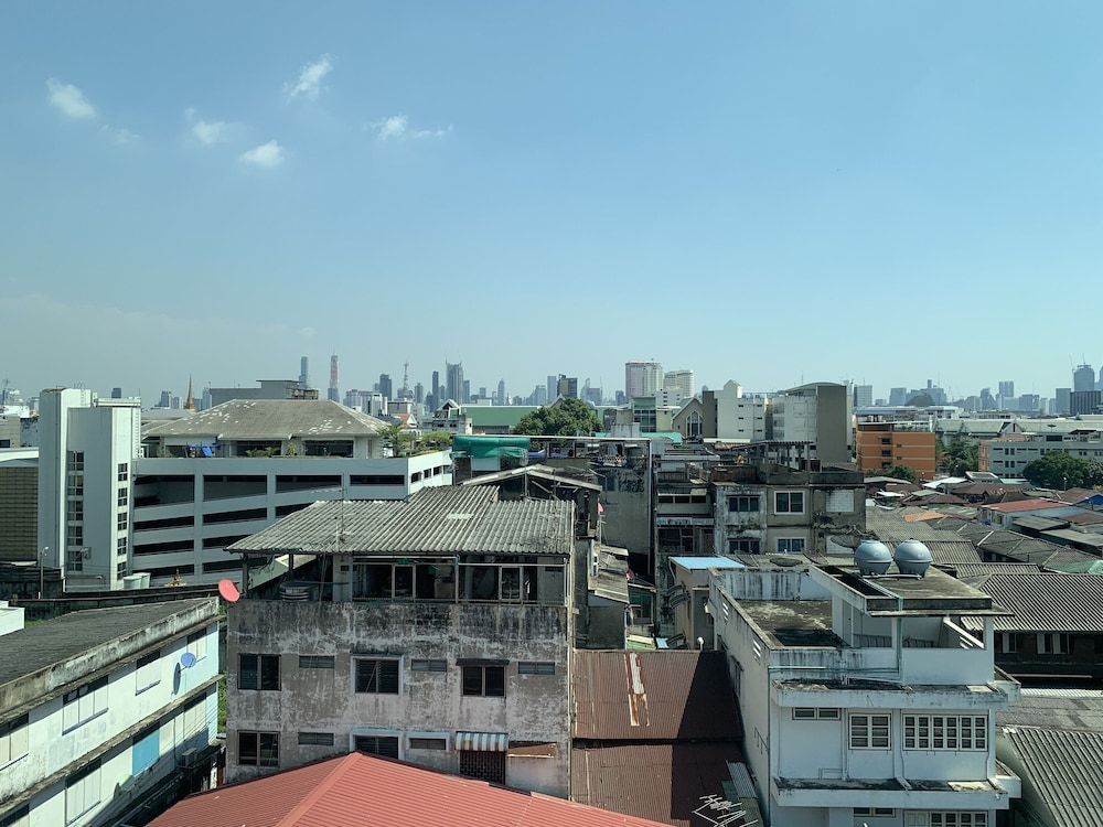 Thana Wisut Hotel photo1