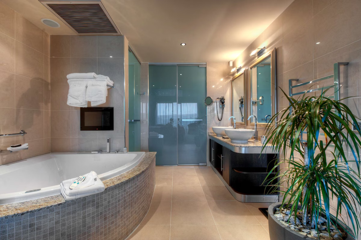 4 Bedrooms, Penthouse Suite