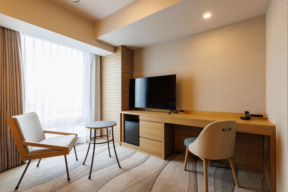 Jr East Hotel Mets Premier Makuhari Toyosuna 47/50