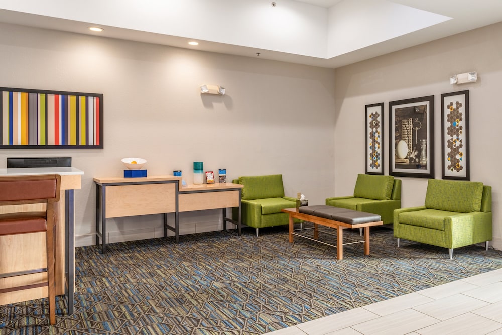 Holiday Inn Express Hotel And Suites Statesville 46/59