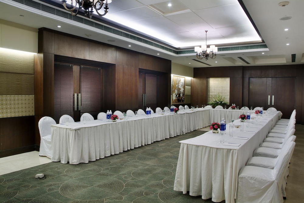 Goldfinch Hotel Delhi NCR 46/63