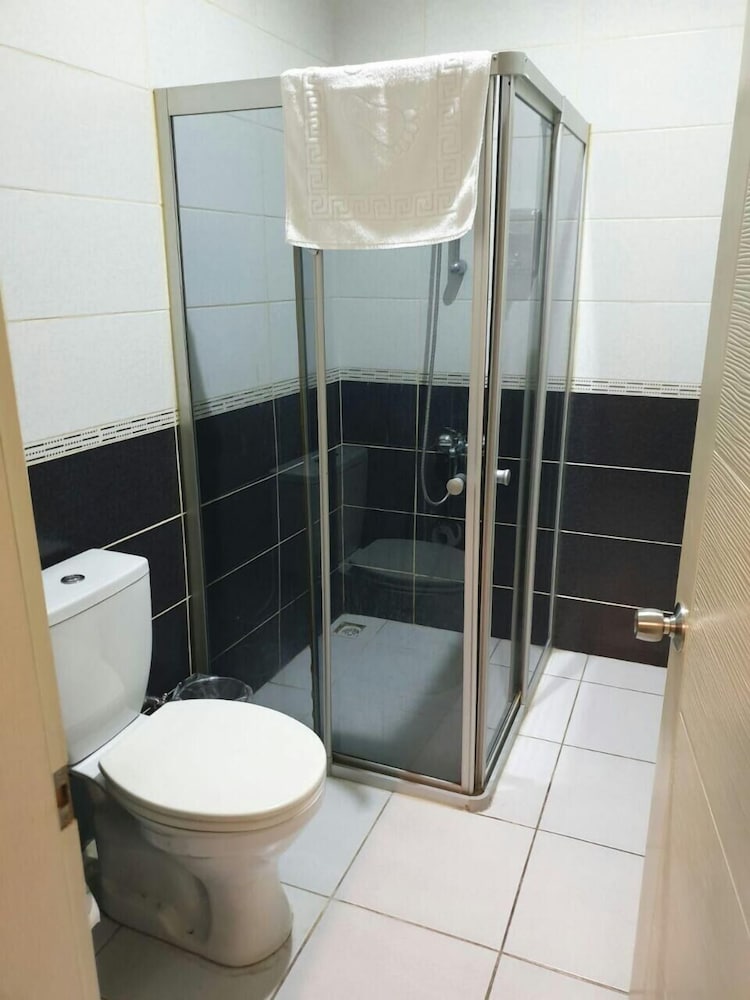 ROOM, SINGLE