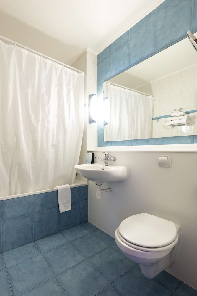 Hotel Campanile Lisbon South Setubal 56/56