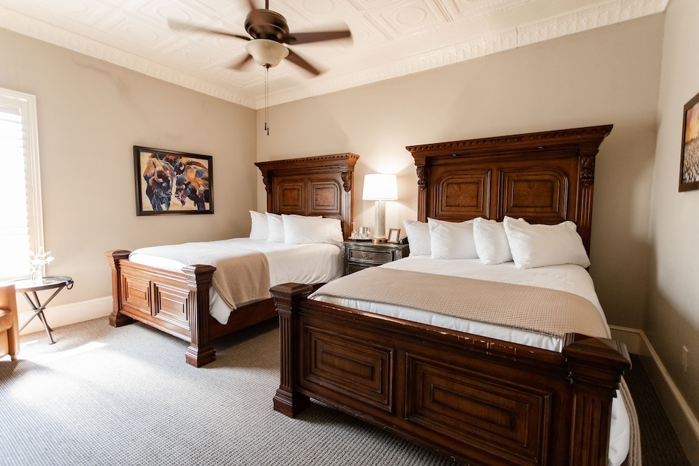 The Grand Hotel 10/48