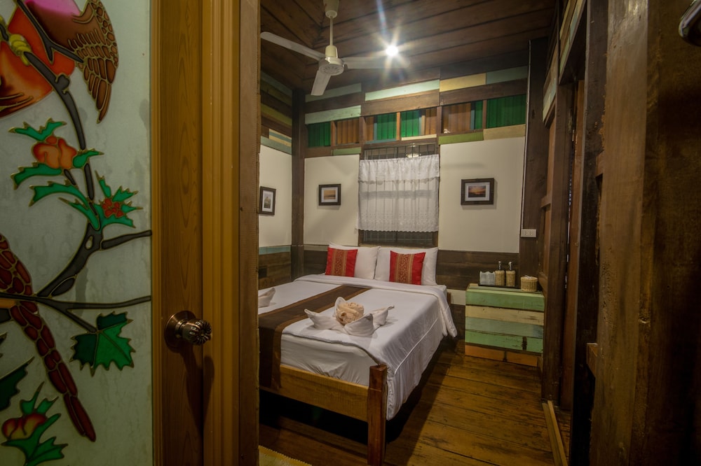 Poonsawasdi Hotel 10/18