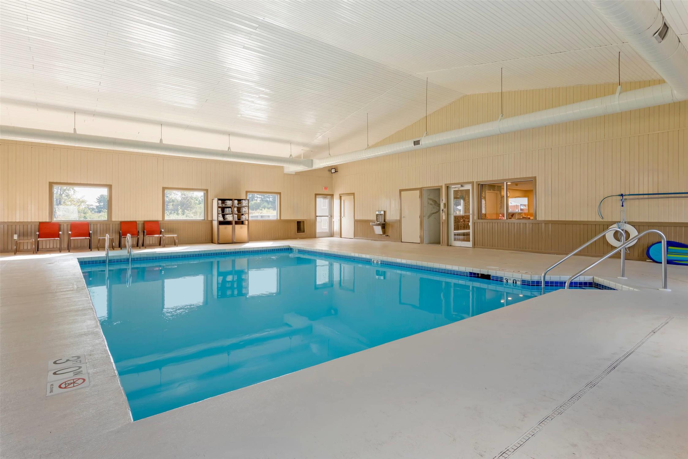 Sleep Inn & Suites Wisconsin Dells - Lake Delton 12/22
