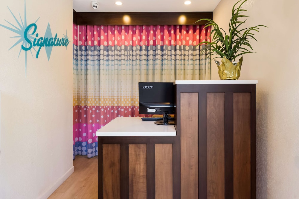 Signature Inn Berkeley Oakland 8/66