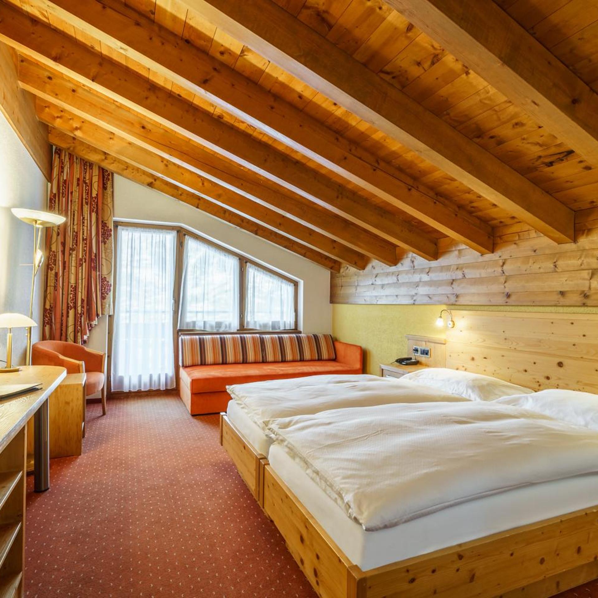 HOTEL ALPENROYAL 20/55