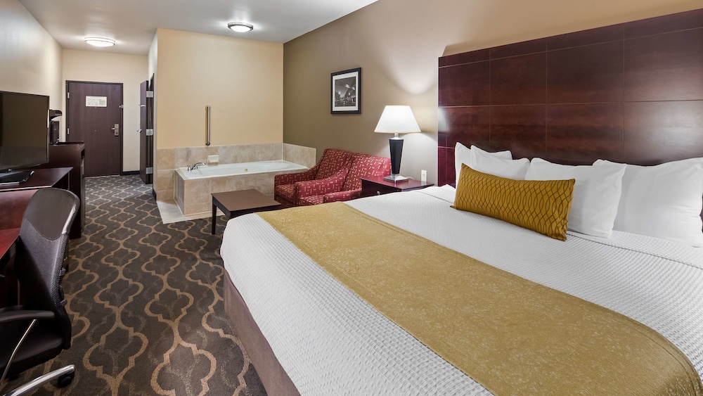 Best Western Plus Burleson Inn & Suites 9/32