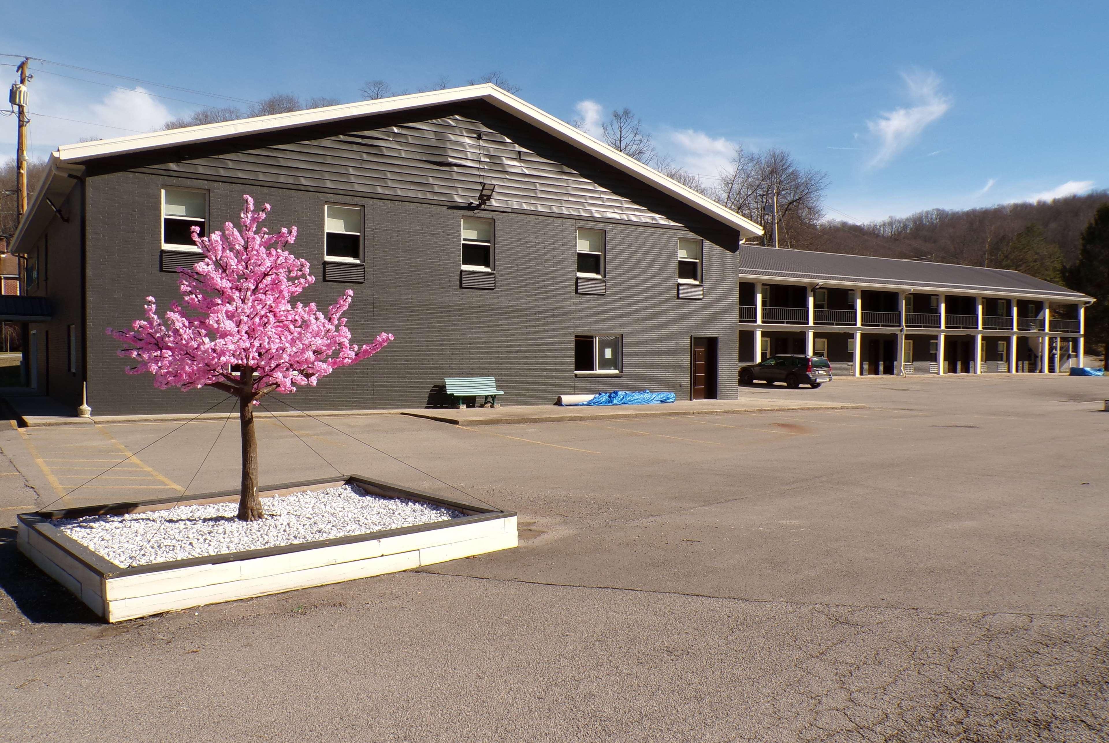 Luxor Inn and Suites, a Travelodge by Wyndham 19/23