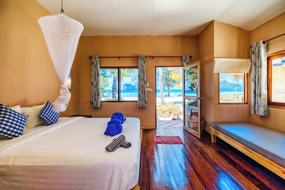 Mayalay Beach Resort 6/50
