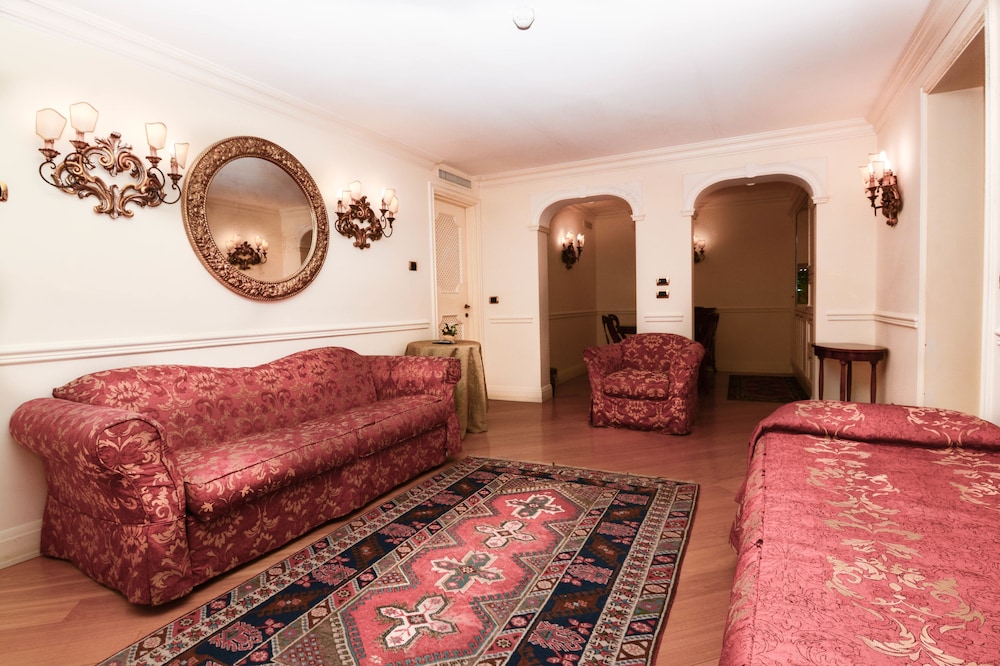Torre dell Orologio Suites 46/60