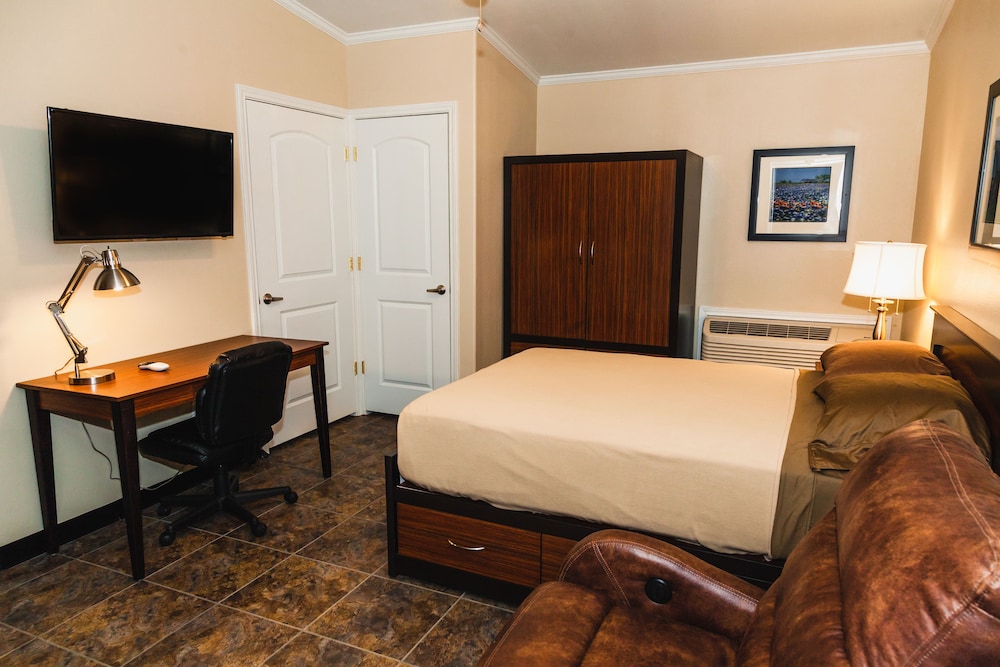 Freeport Extended Stay Studios 14/50