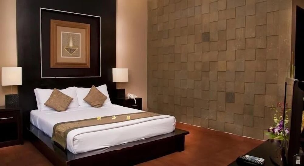 SINDHU MERTHA SUITE 19/49