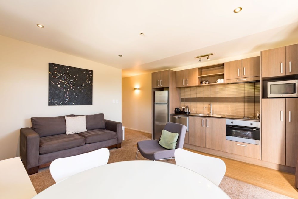 Edgewater Palms Apartments 36/74