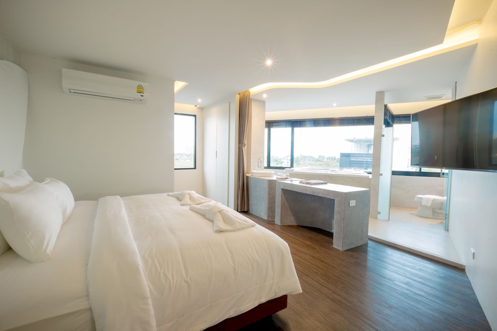 Whale Hua Hin 7/46