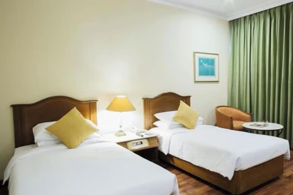 EXECUTIVE ROOM