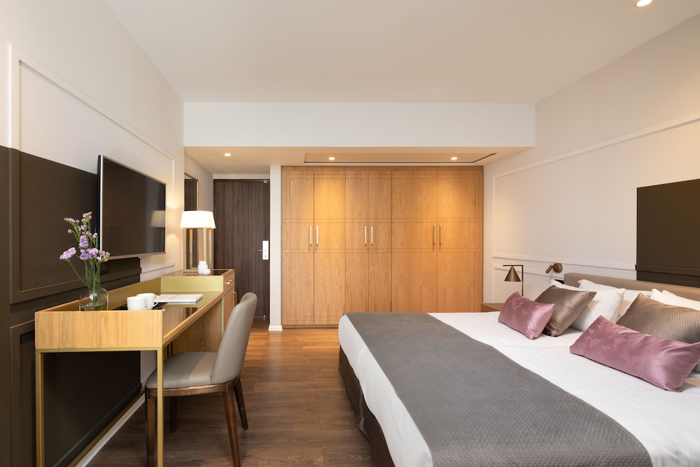 DELUXE, TWIN BEDS, BALCONY