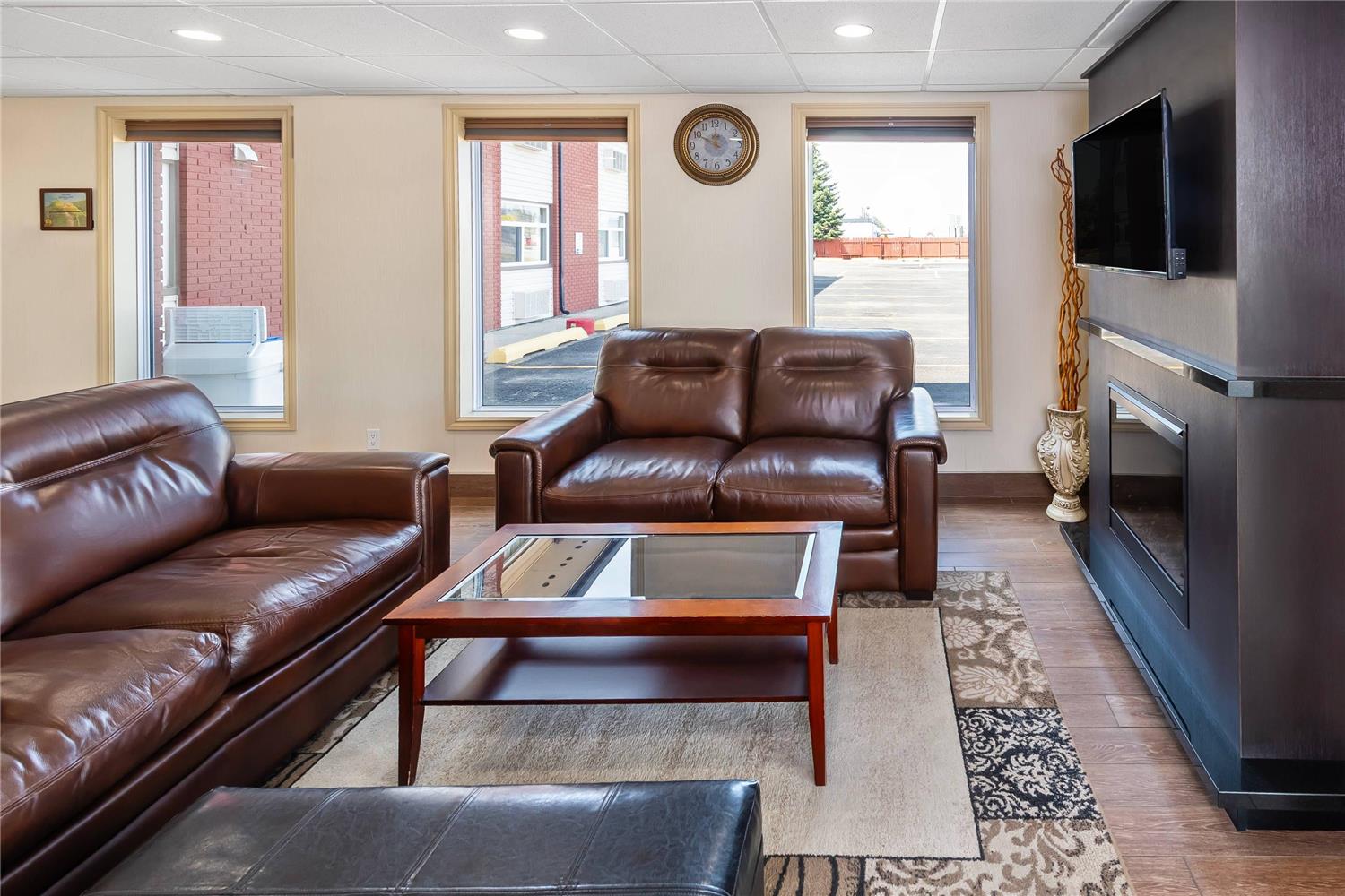 Econo Lodge Taber 12/26