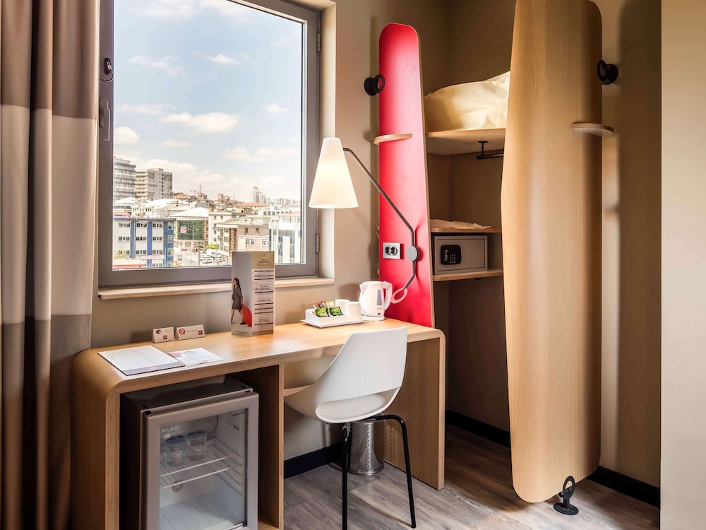 Ibis Istanbul West 51/73