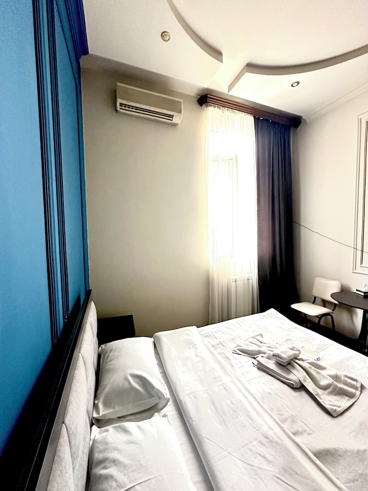 Bella Hotel 15/50