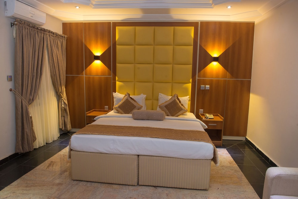 Grand Cubana Hotels 7/45