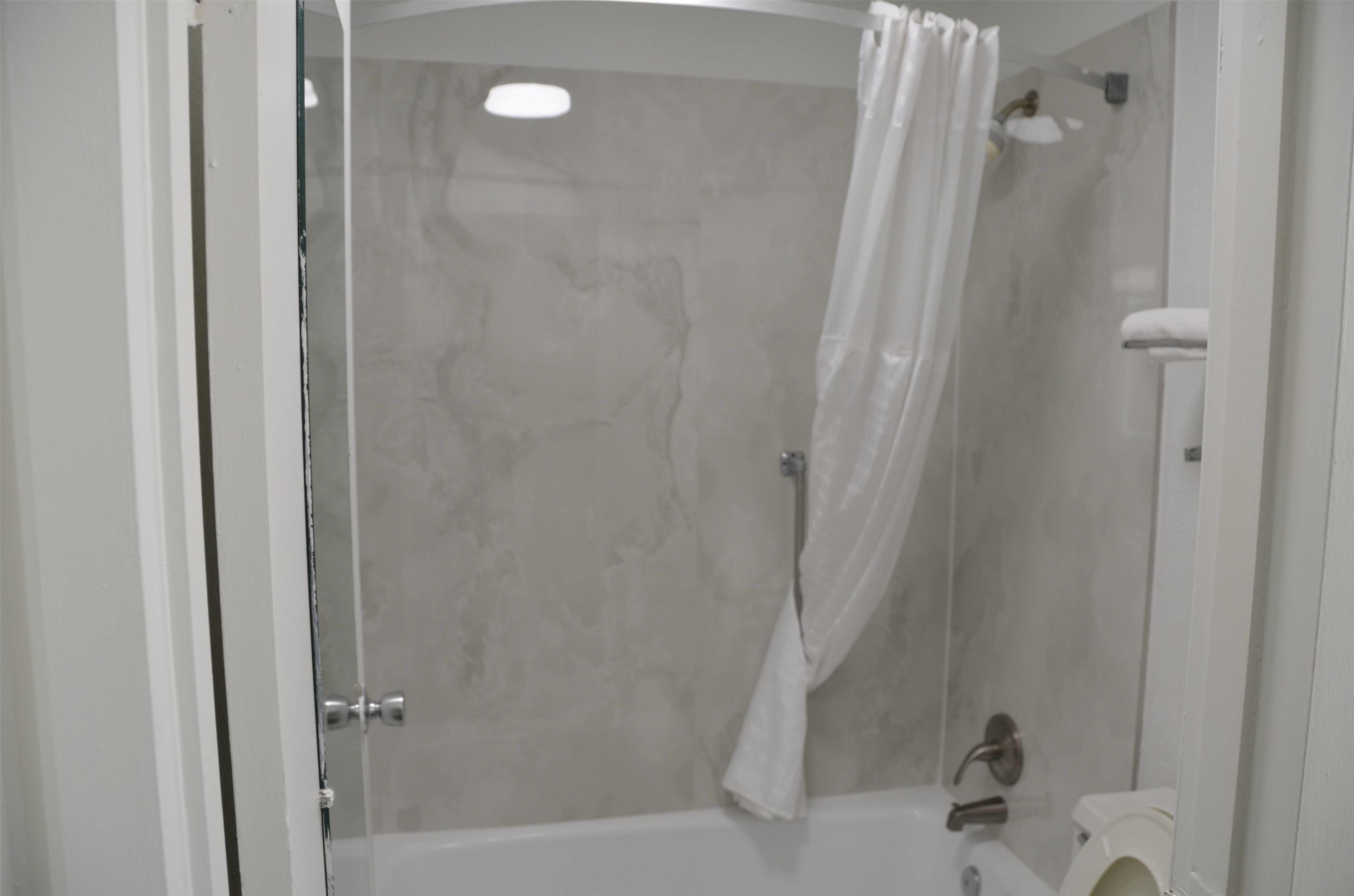 غرفة بسريرين مزدوجين يُسمح فيها بالحيوانات الأليفة، Days Inn by Wyndham Luray Shenandoah 6/6