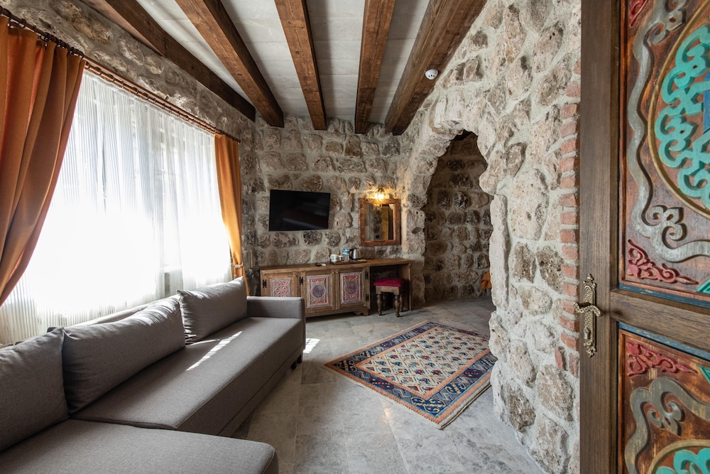 Foremanson Cave Hotel 29/50