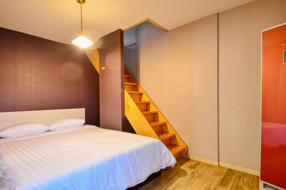 Tongyeong Mongdol House Pension 23/50