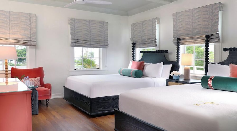 AVALON, 2 QUEEN BEDS, ADULT ONLY