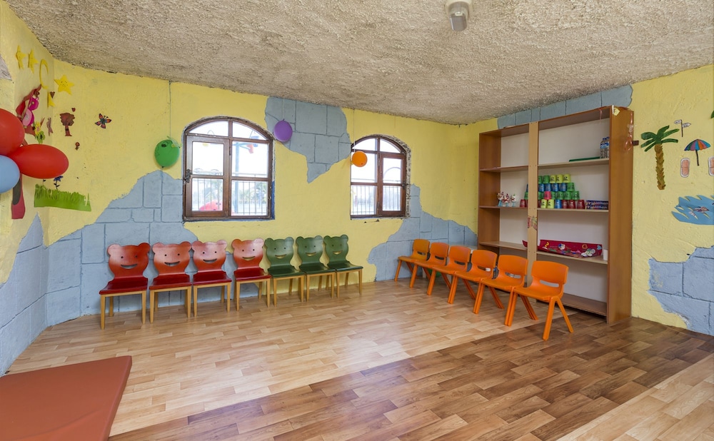 Club Felicia Village 62/69