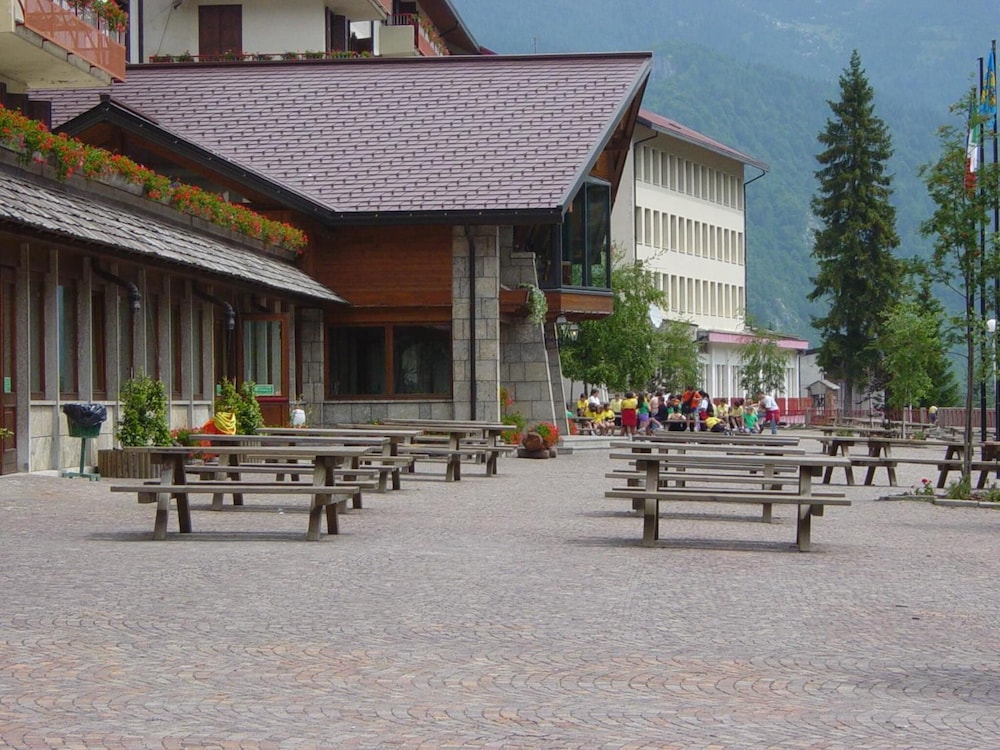 Bella Italia and Efa Village 44/50