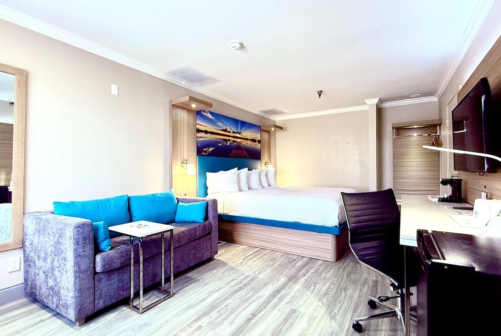 Days Inn By Wyndham Los Angeles Lax Redondo Manhattan Beach 43/56