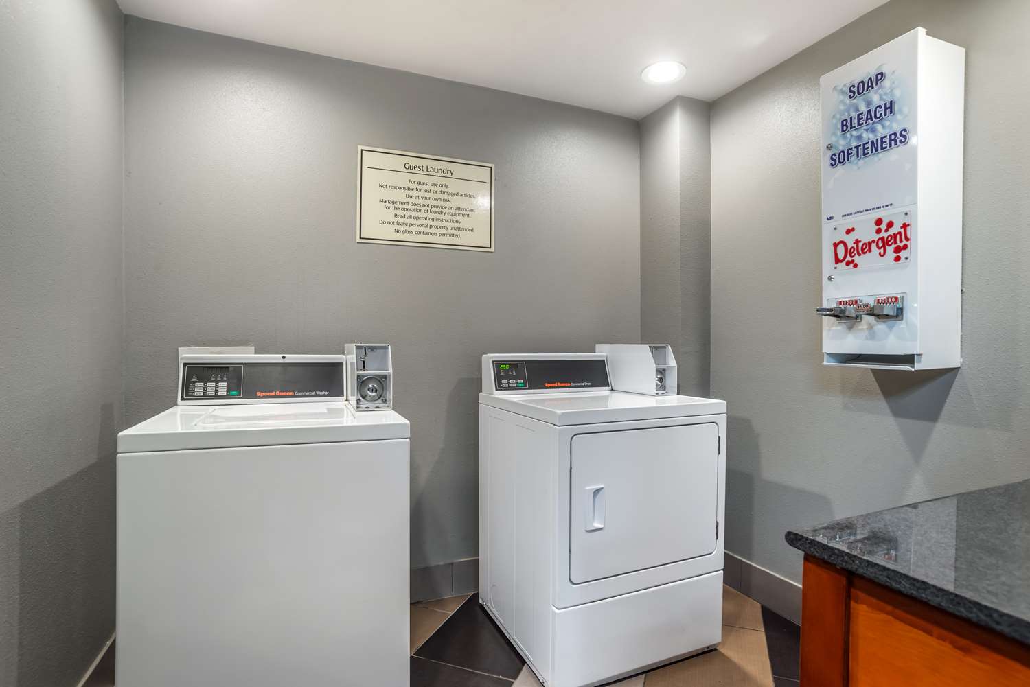 Best Western Plus Jackson Downtown-Coliseum 30/33