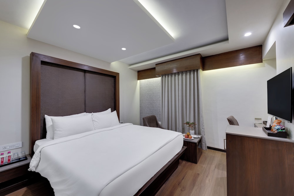 The Fern Residency Ellisbridge Ahmedabad 13/38