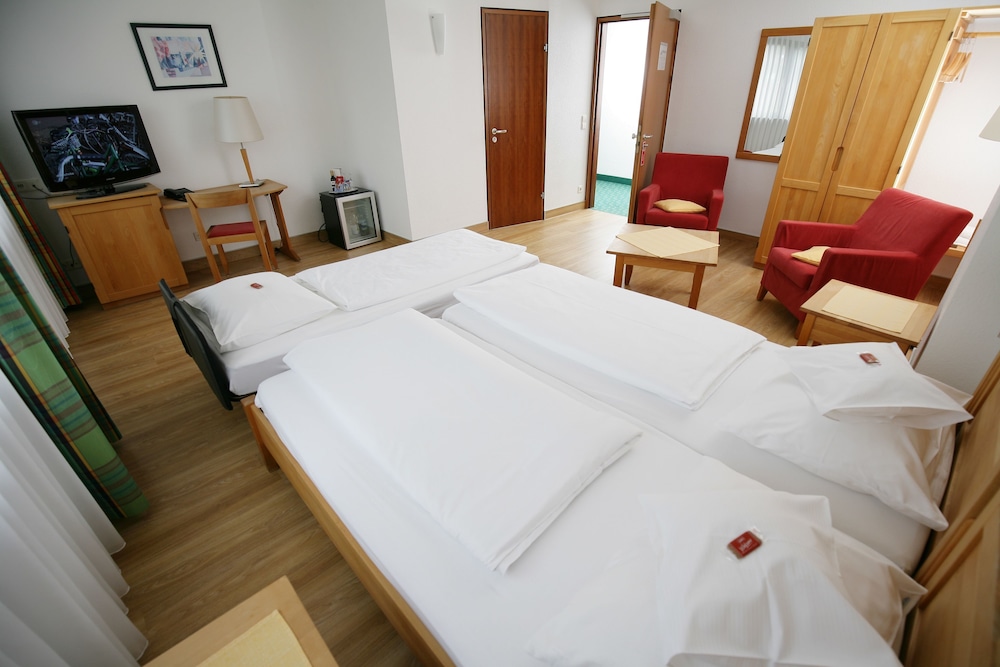 Badhotel Restaurant Stauferland 12/75