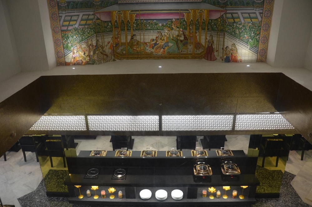 VESTA MAURYA PALACE 7/67