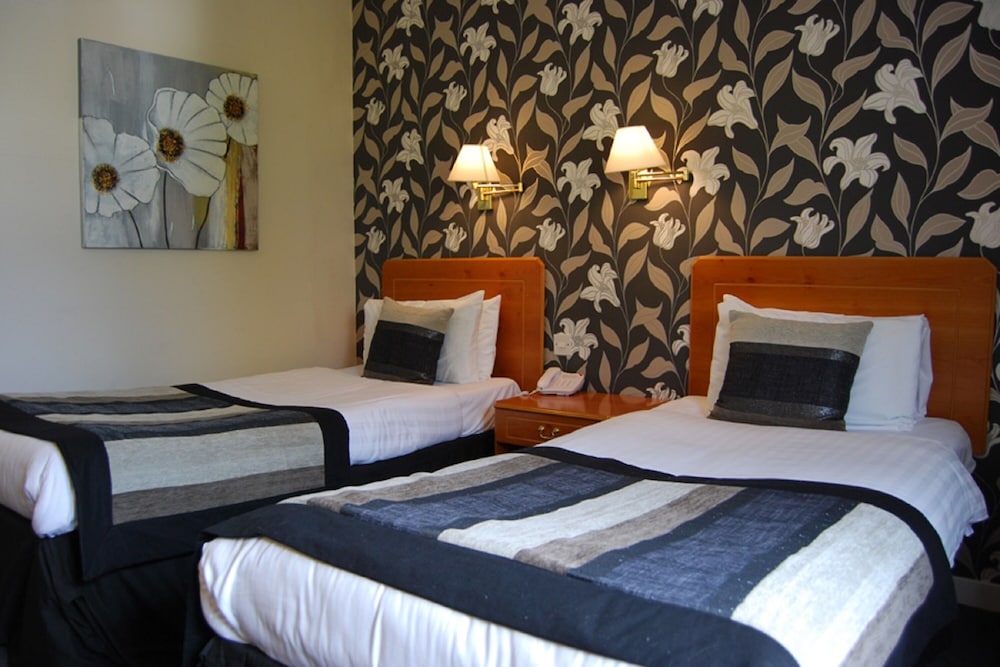 The Tontine Hotel 14/64