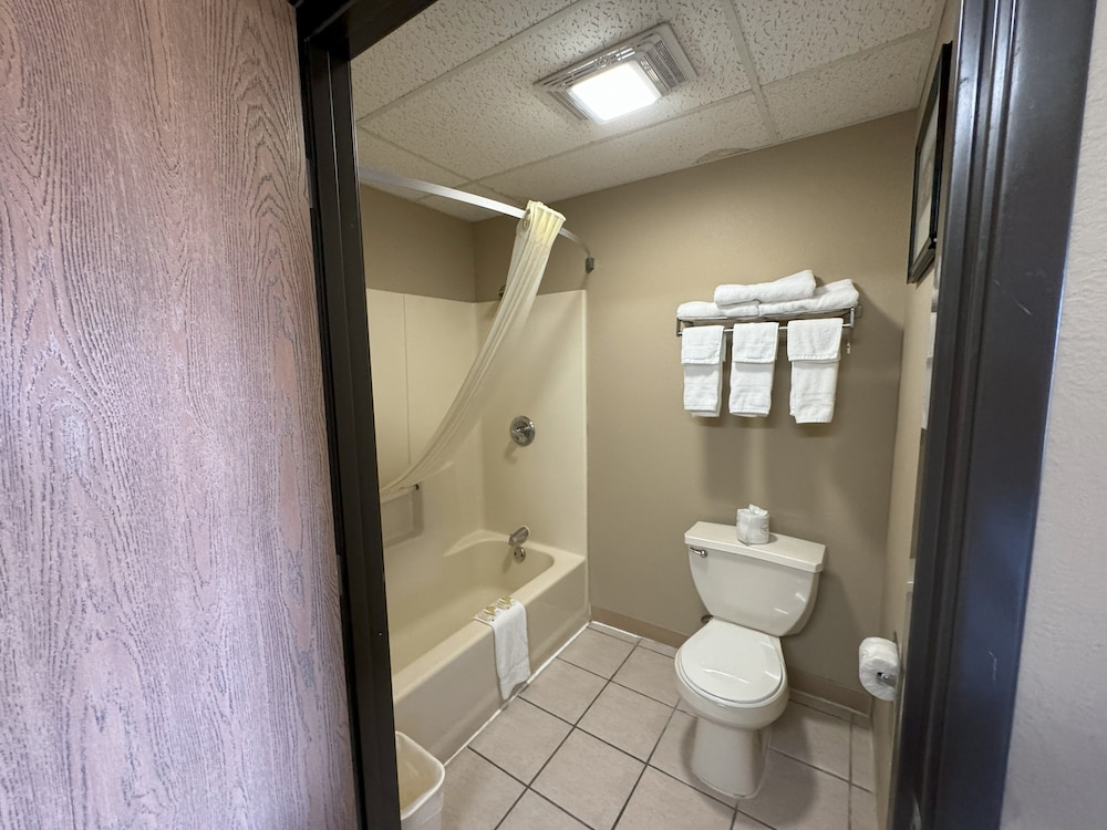 Super 8 by Wyndham Winfield/Quail Ridge Area 24/26