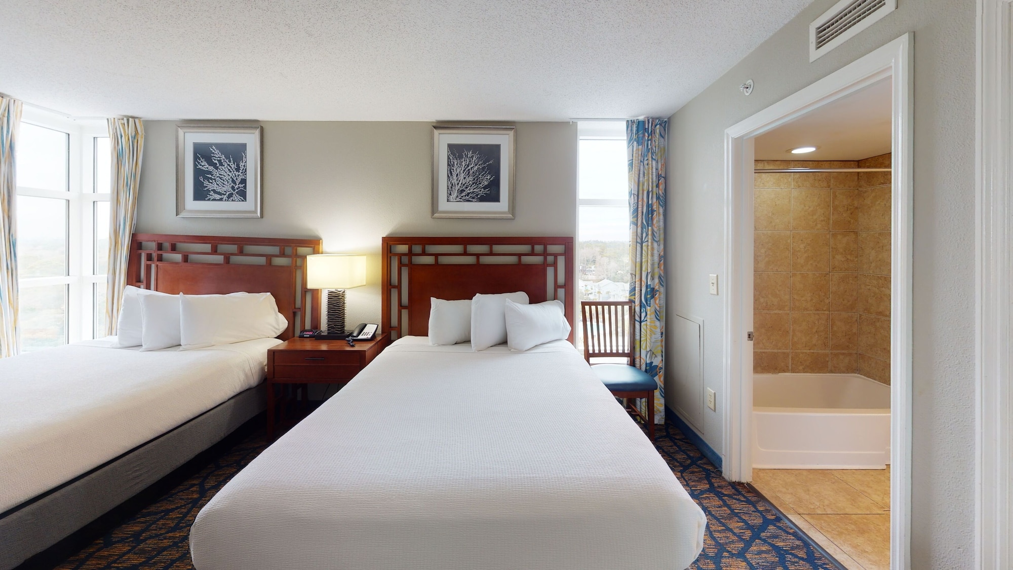 SUITE, 2 QUEEN BEDS, OCEAN FRONT, ANGLE
