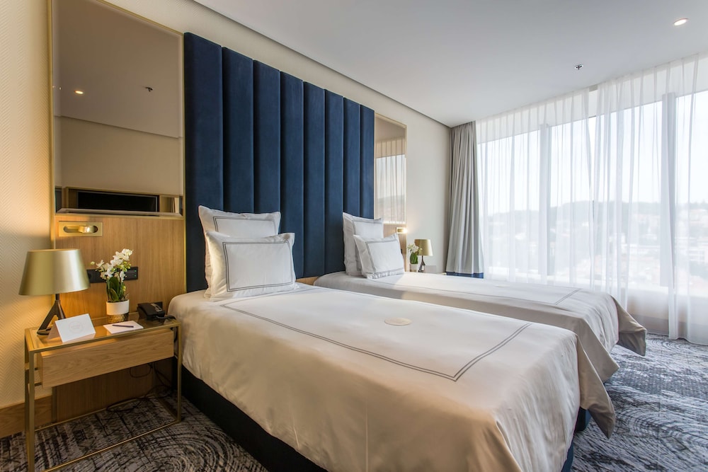 Swissotel Sarajevo 12/65