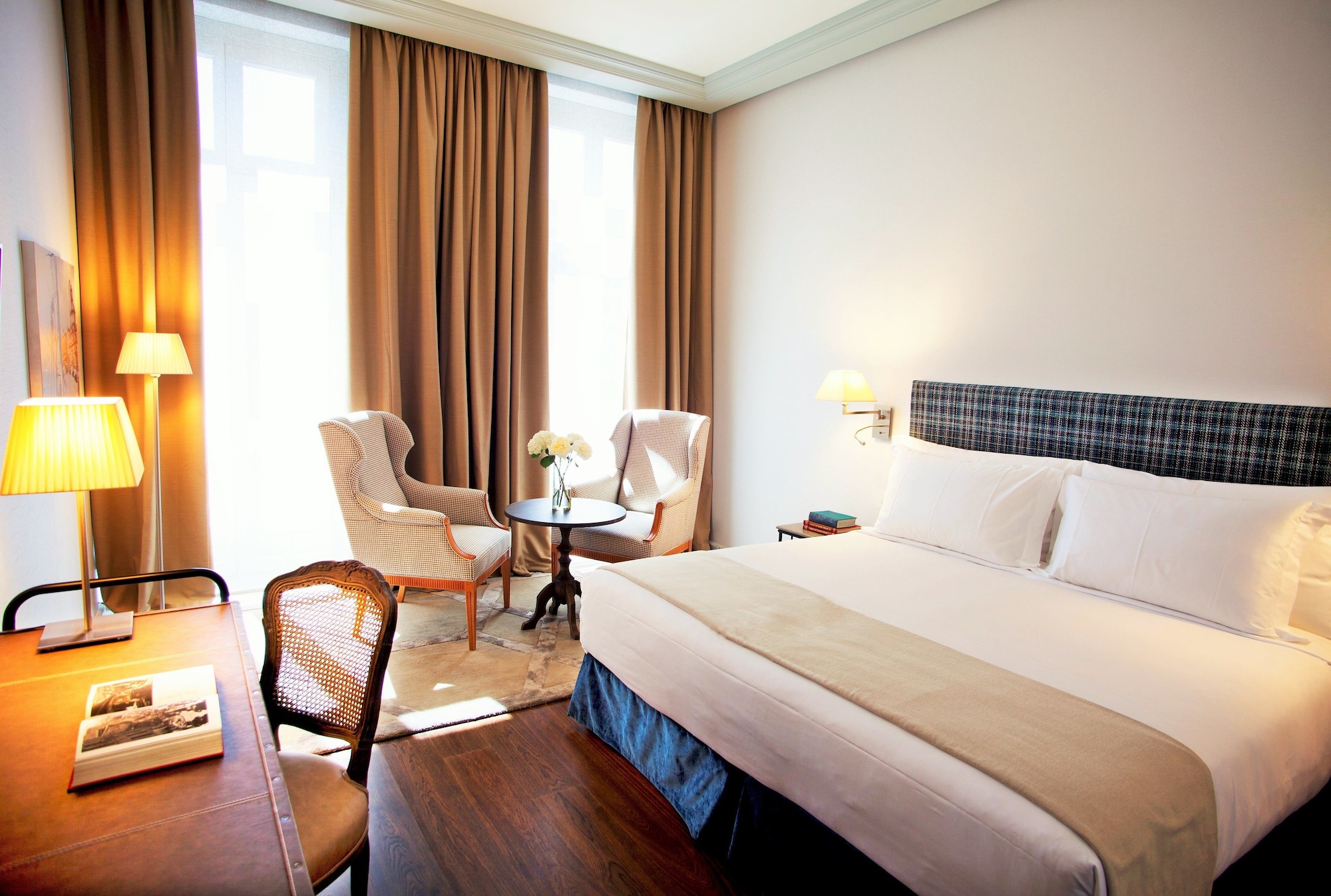 DELUXE, DOUBLE BED