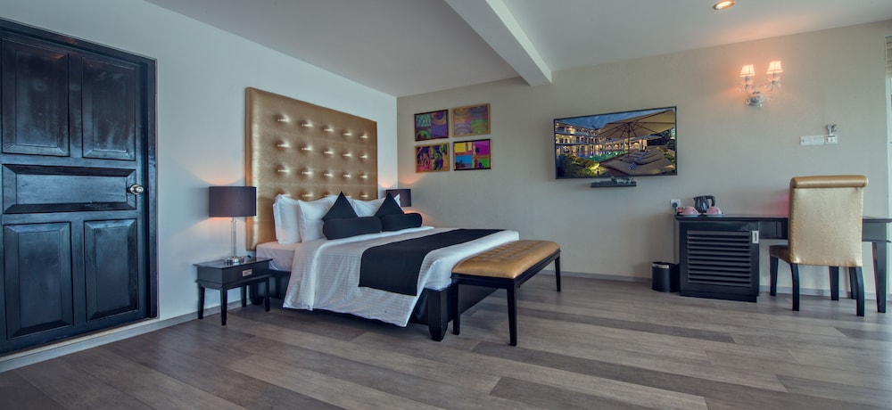 SUITE, SEA VIEW