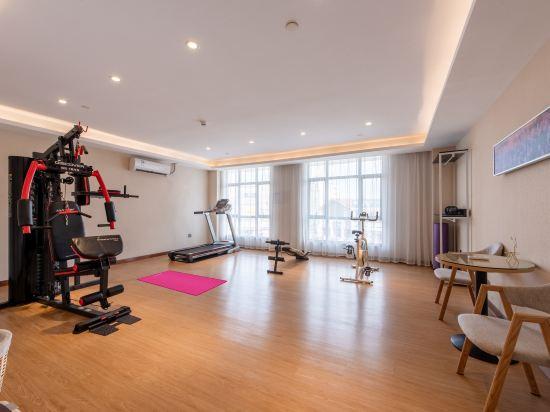 Lavande Hotel (Guangzhou South Railway Station, Hanxi Changlong Station) 8/14